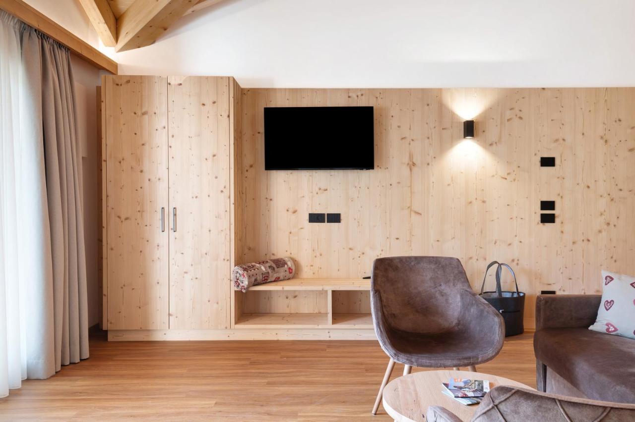 Les Ciases Chalets Dolomites Apt 5 San Vigilio Di Marebbe Bagian luar foto